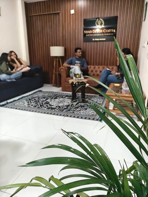 Clinic lounge and therapy area