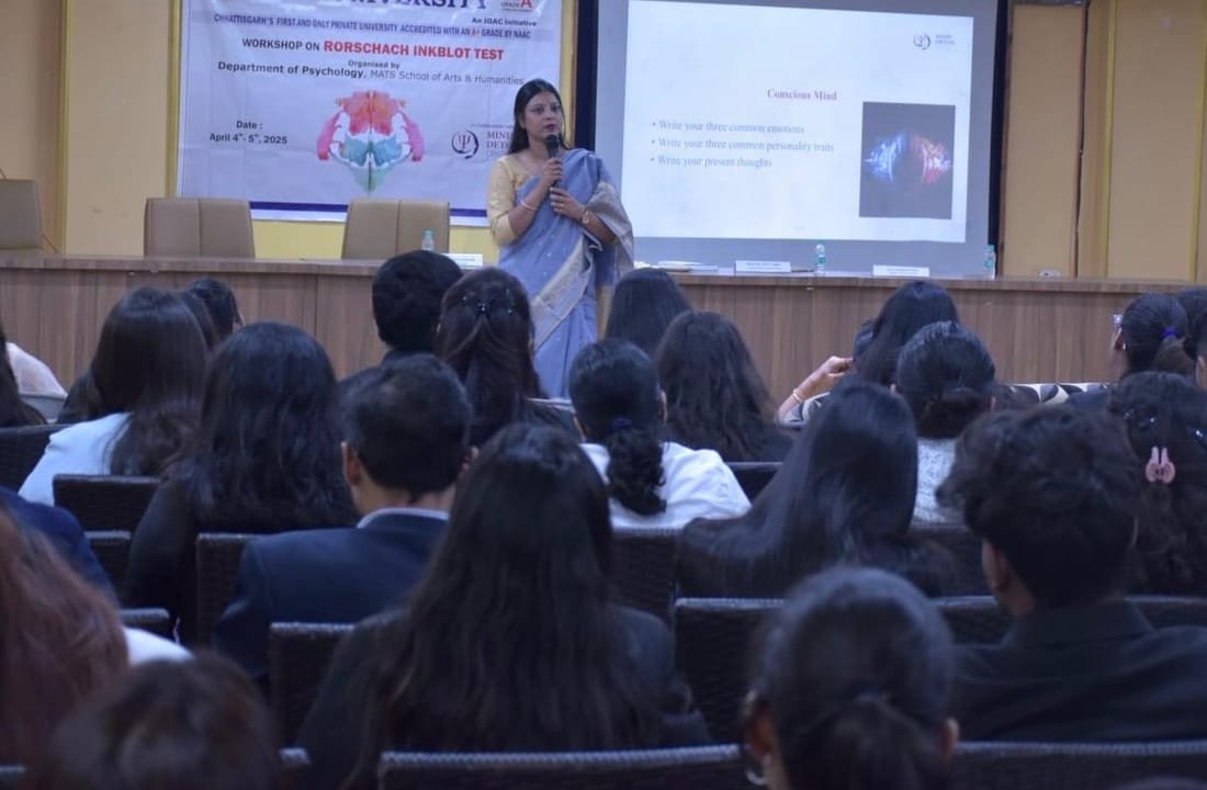 Dr. Rabya Umman conducting a Rorschach Inkblot Test workshop